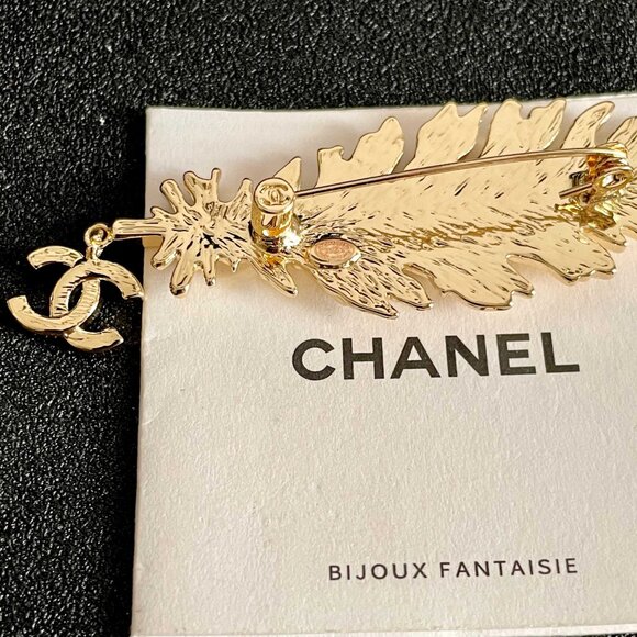 Chanel brooch - Picture 5 of 5